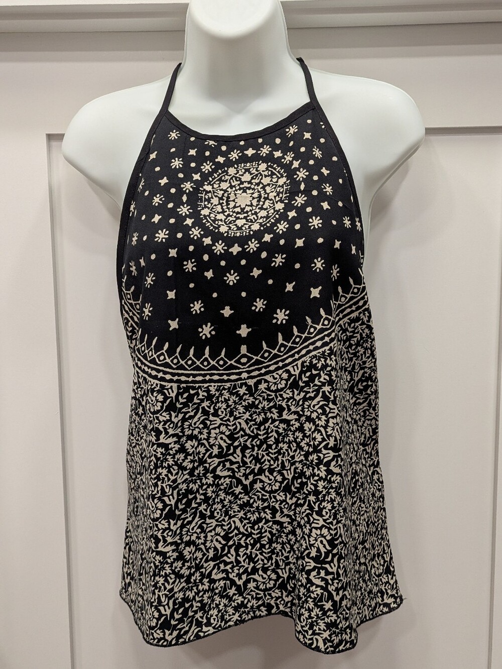 Band Of Gypies Black and Cream Halter Neck top Size XS